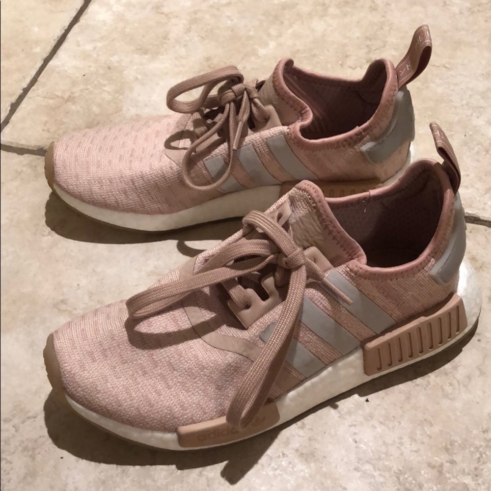 NMD R1 “Chalk Pearl” Adidas